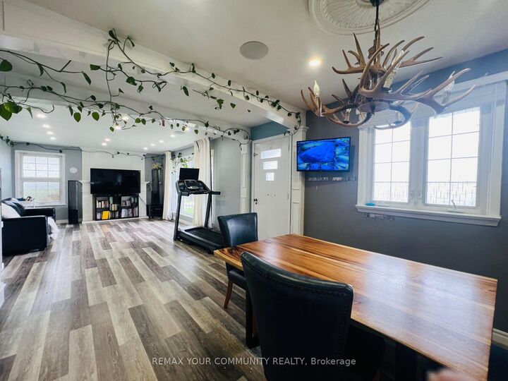 211 James Street — photo 1