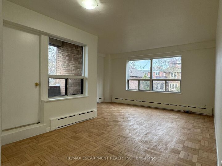 Property Photo:  325A James Street S 106  ON L8P 3B7 