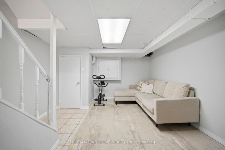 Property Photo: 9482 Sheppard Avenue E ON M1B 5Z4