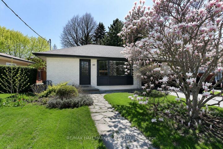 33 Stag Hill Drive — photo 1