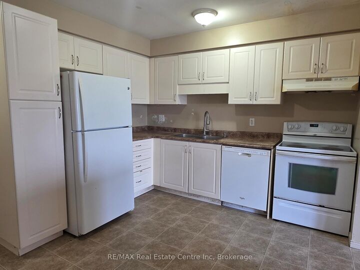 Property Photo:  1155 Gordon Street 99  ON N1L 1S8 