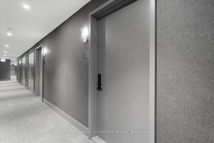 Property Photo:  308 Jarvis Street 2710  ON M5B 0E3 