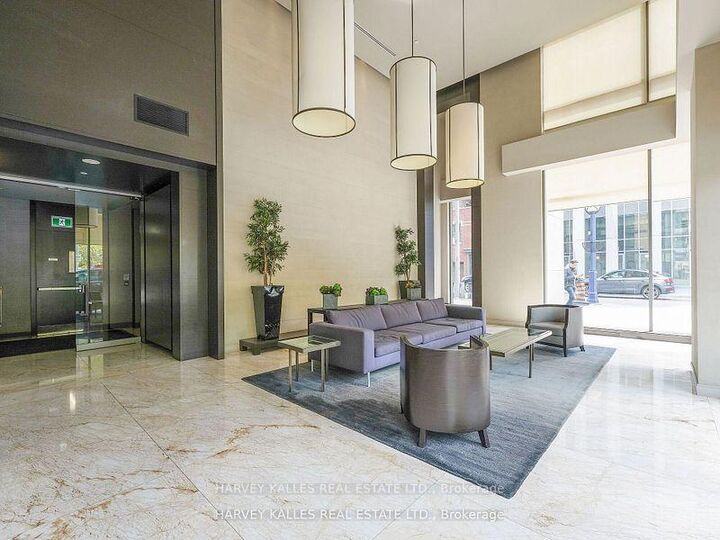 Property Photo:  18 Yorkville Avenue 1305  ON M4W 3Y8 