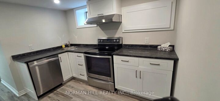 Property Photo: 185 Cherrywood Drive ON L3Y 2X9