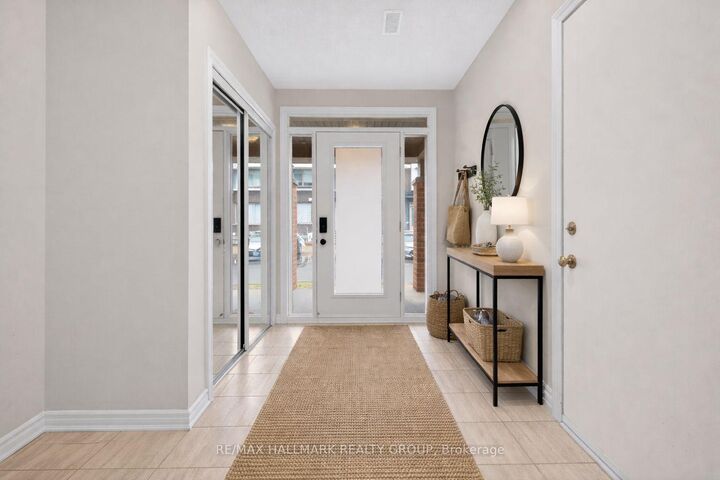 Property Photo: 805 Kiniw Private ON K1K 4Z4