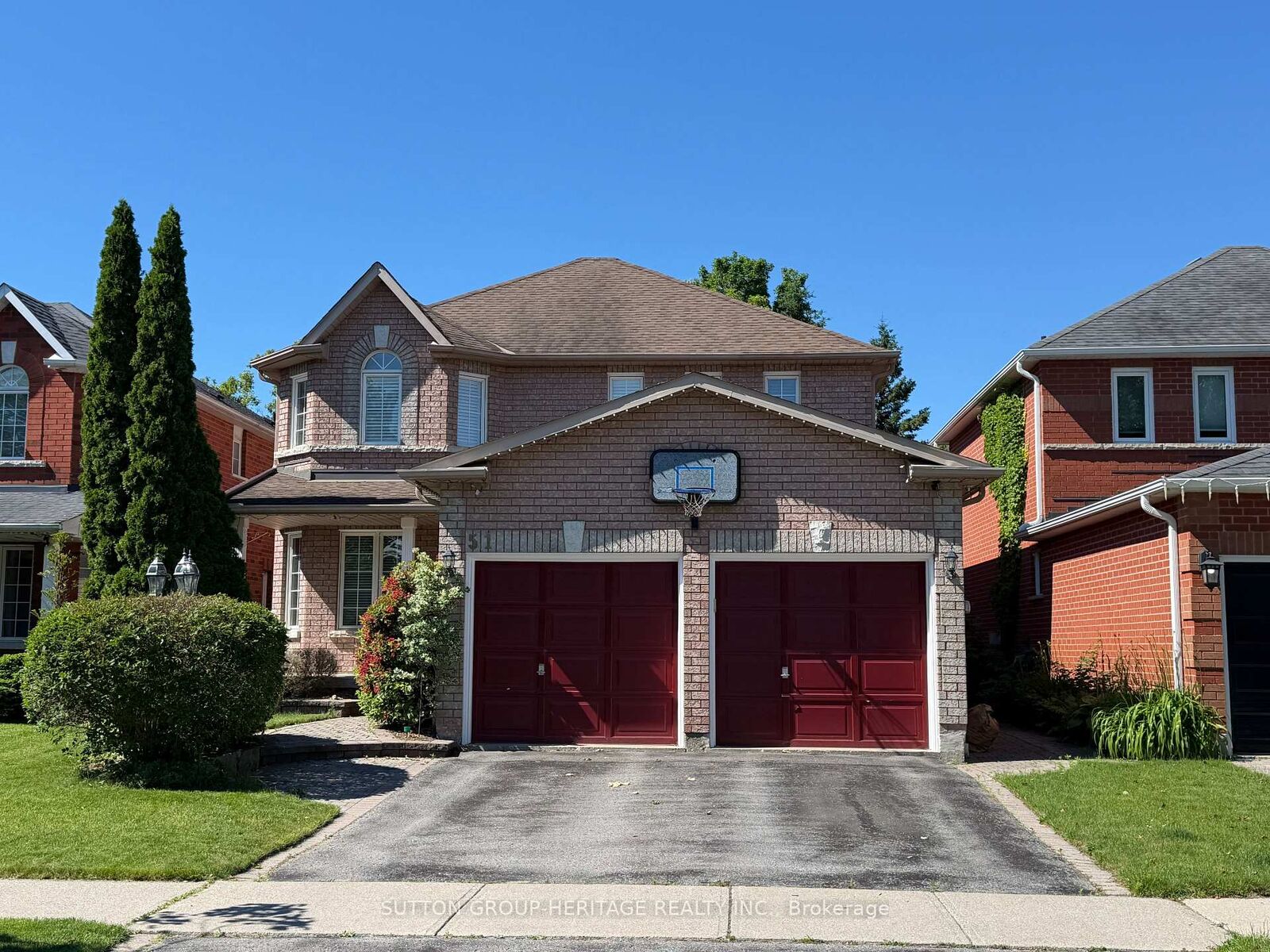Property Photo: 51 Annie Crescent ON L1T 3X6