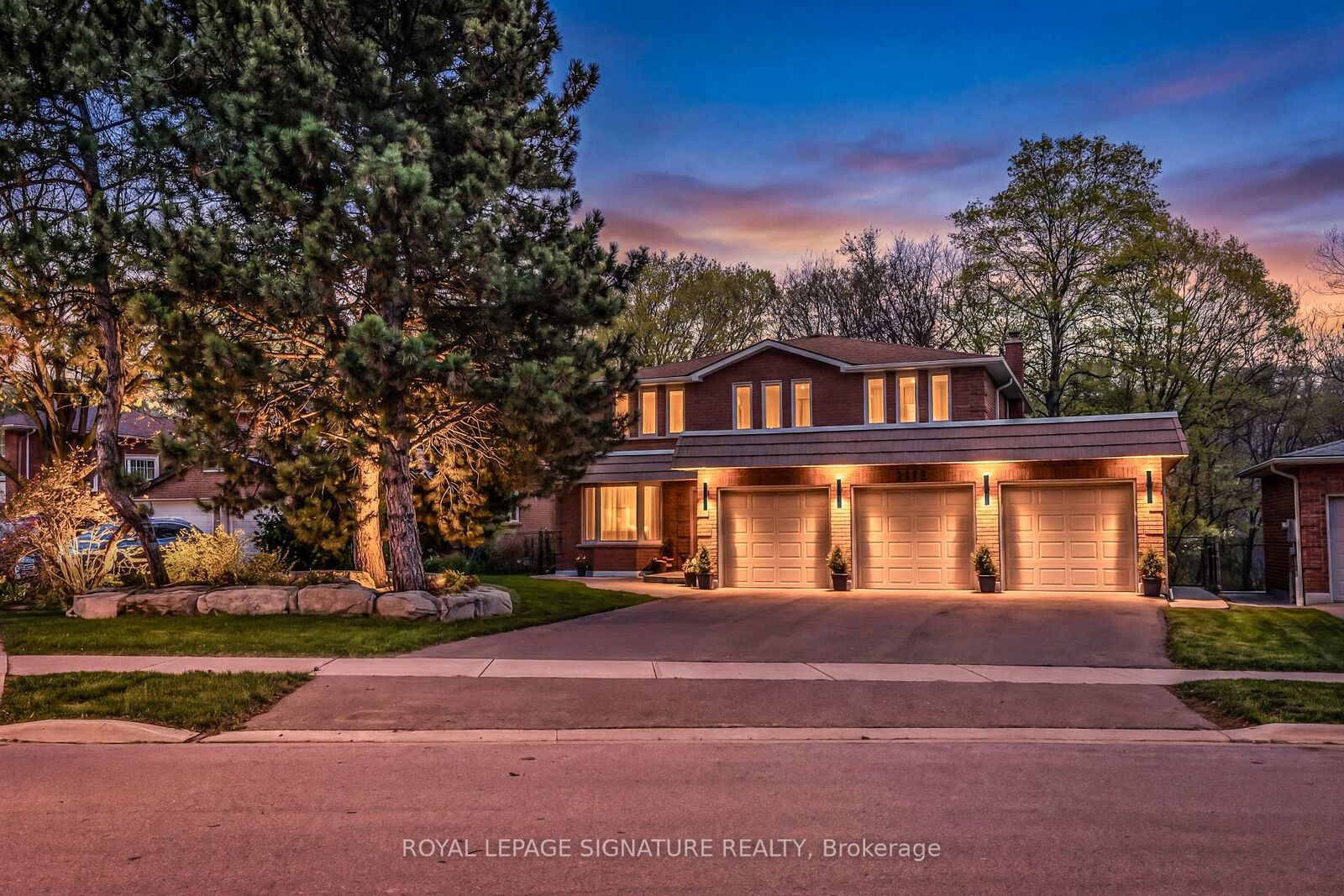 Property Photo: 3417 Sanderling Crescent ON L5L 3P4