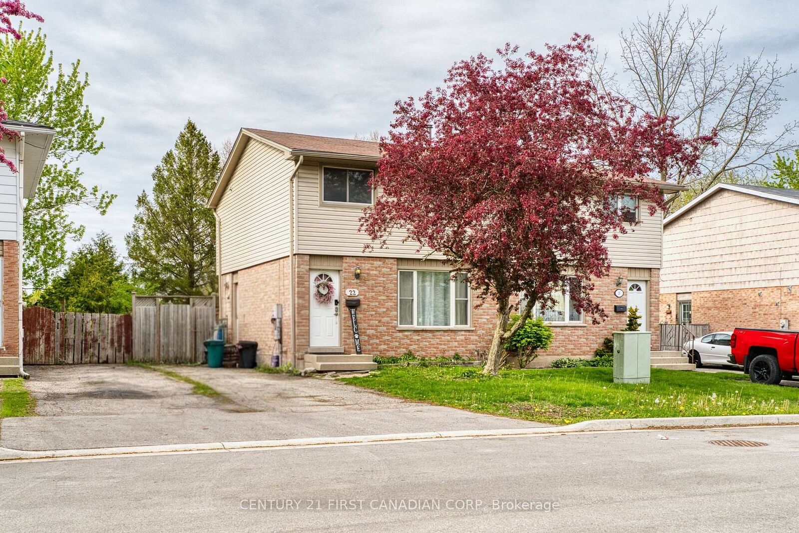Property Photo: 22 Denlaw Road ON N6G 3L4
