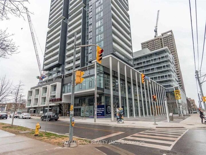 Property Photo:  225 Sumach Street 2612  ON M5A 0P8 