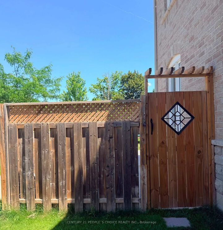 Property Photo:  1761 Western Crescent Bsmt  ON L1G 0B4 