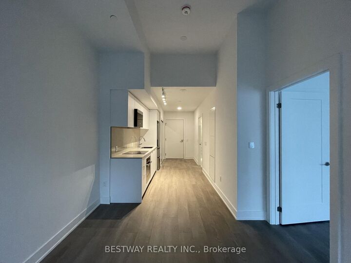 Property Photo:  8 Cedarland Drive 202  ON L6G 0H4 