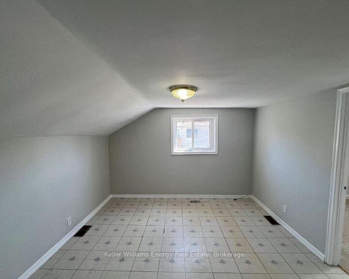 Property Photo:  169 Mary Street N 2  ON L1G 5C1 