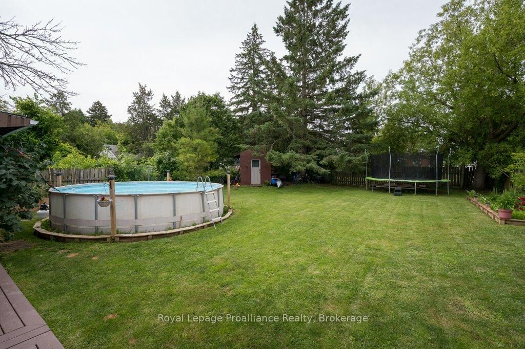 Property Photo: 92 Wallbridge Crescent ON K8P 1Z4