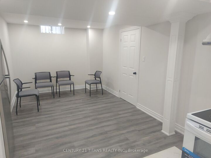 Photo de la propriété:  44 Glacier Crescent Bsmt  ON M1X 2A8 