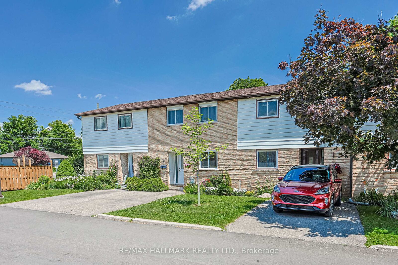 Property Photo:  59 Maple Avenue 2  ON L7G 1X8 