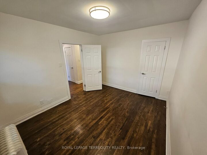 Property Photo: 450 Arlington Avenue 4 ON M6C 3A2