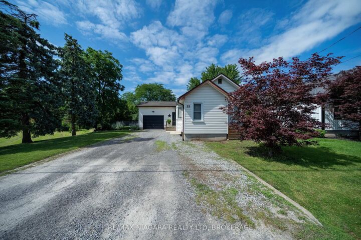 Property Photo:  33 Bloomfield Avenue  ON L2P 1X2 