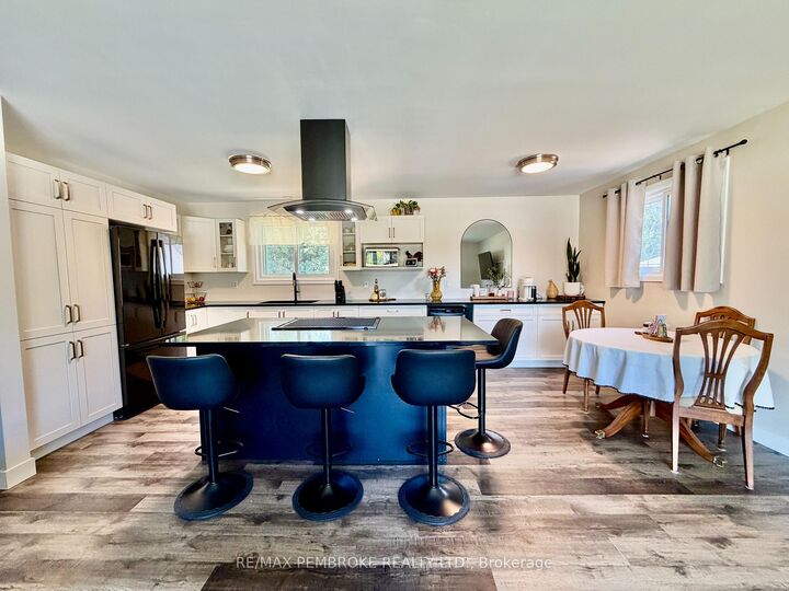 Property Photo: 23 Doran Road ON K8H 1P8