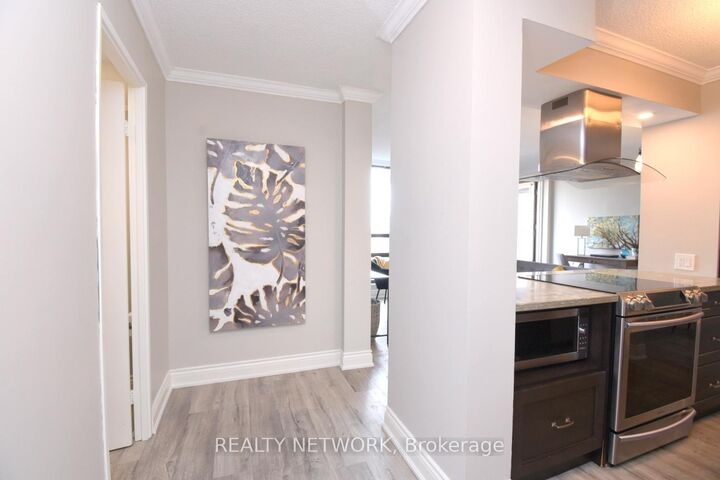 Property Photo:  222 Jackson Street W 702  ON L8P 4S5 