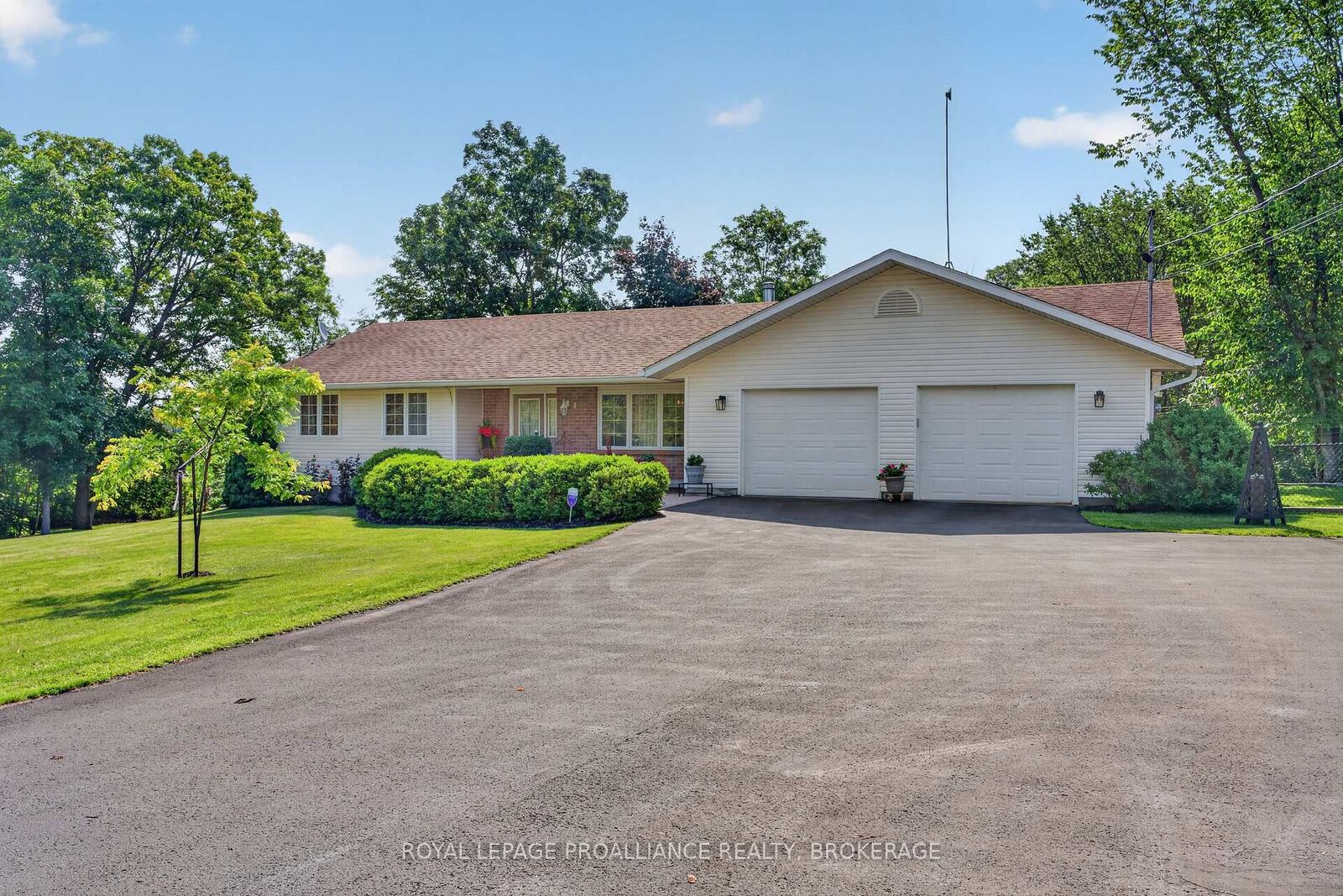 Property Photo: 6930 Perth Road ON K0H 2L0