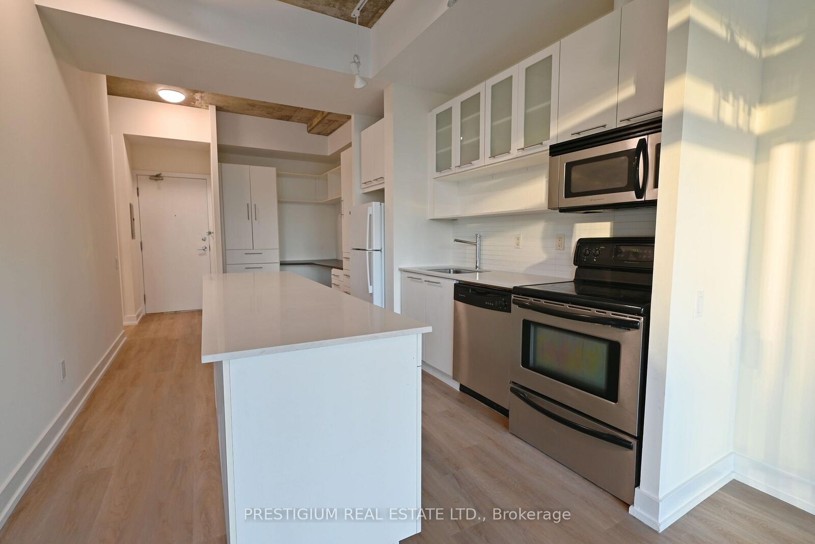 Property Photo: 66 Portland Street 611 ON M5V 2M6
