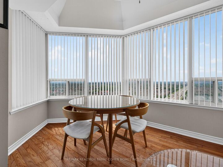 Property Photo: 700 Constellation Drive 2009 ON L5R 3G8