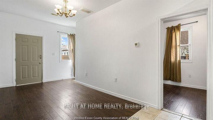 Photo de la propriété:  762 Aylmer Avenue E  ON N9A 1V3 
