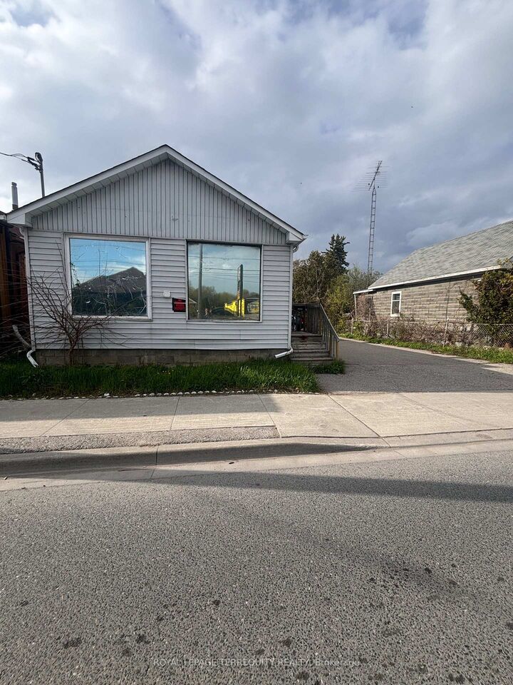 252 Bloor Street E — photo 1