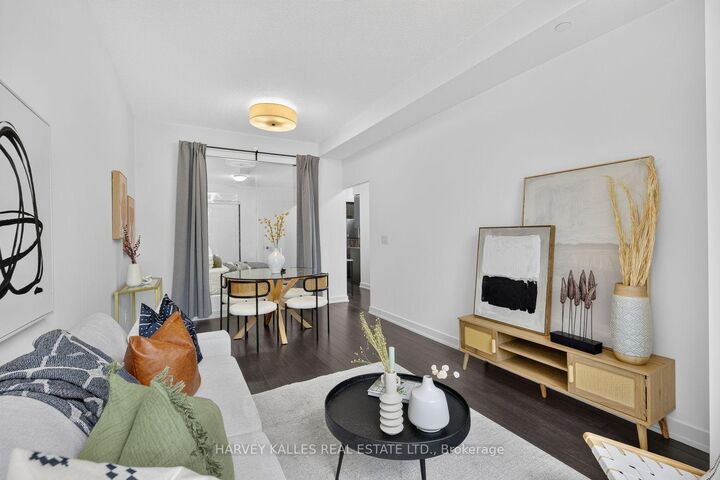 Photo de la propriété:  1603 Eglinton Avenue W 214  ON M6E 0A1 
