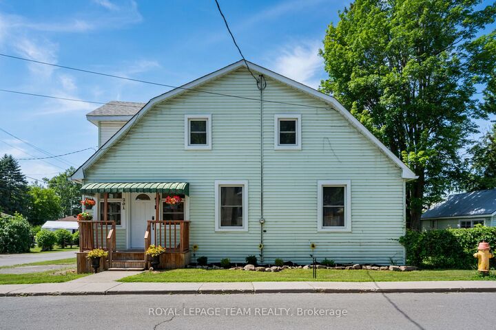 Property Photo:  301 Oxford Street E  ON K0G 1J0 