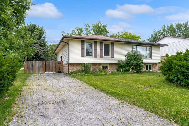 Property Photo: 2 Baldwin Crescent ON L2V 4H5