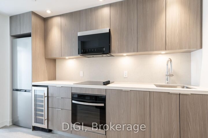 Property Photo:  485 Perth Avenue E725  ON M6N 0B9 