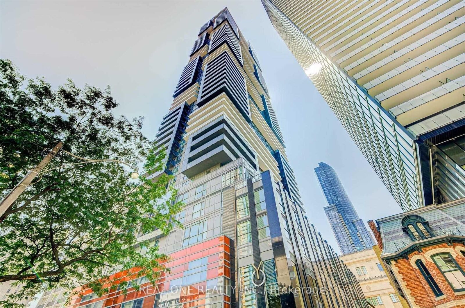 Property Photo:  7 Grenville Street 1606  ON M4Y 0E9 