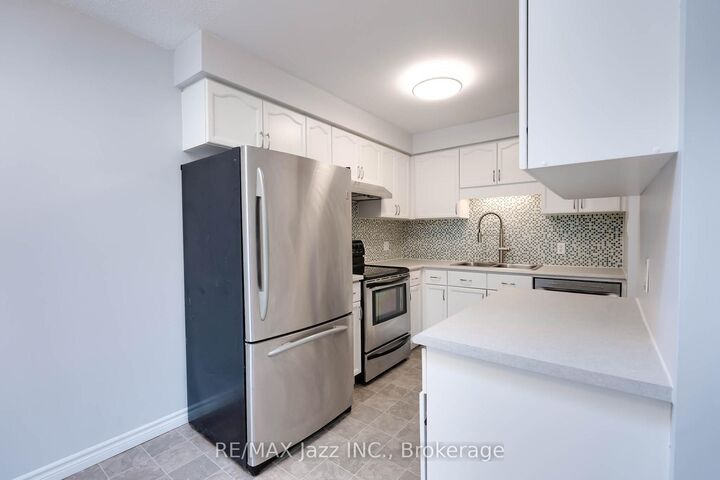 816 Battell Court — photo 1