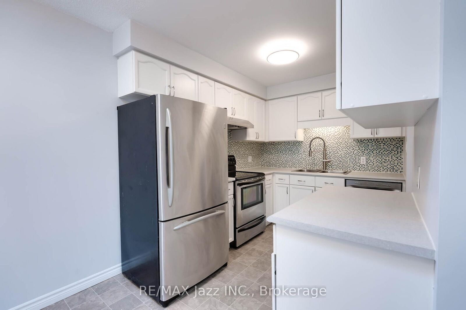 Property Photo: 816 Battell Court ON K9A 5R7