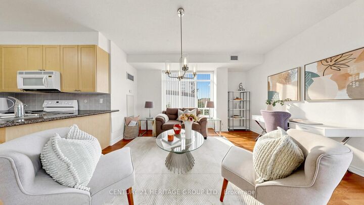 Property Photo: 11121 Yonge Street 311 ON L4C 0S7