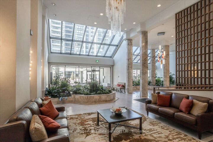 2170 Marine Drive 506 — photo 1