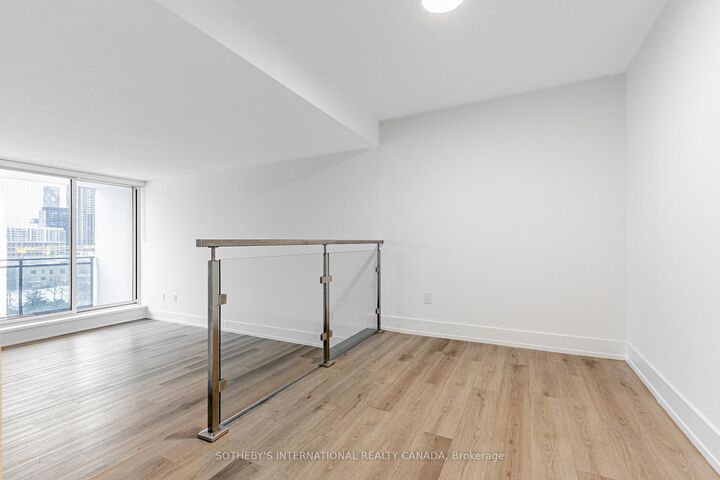 Photo de la propriété: 201 Sherbourne Street N2305 ON M5A 3X1