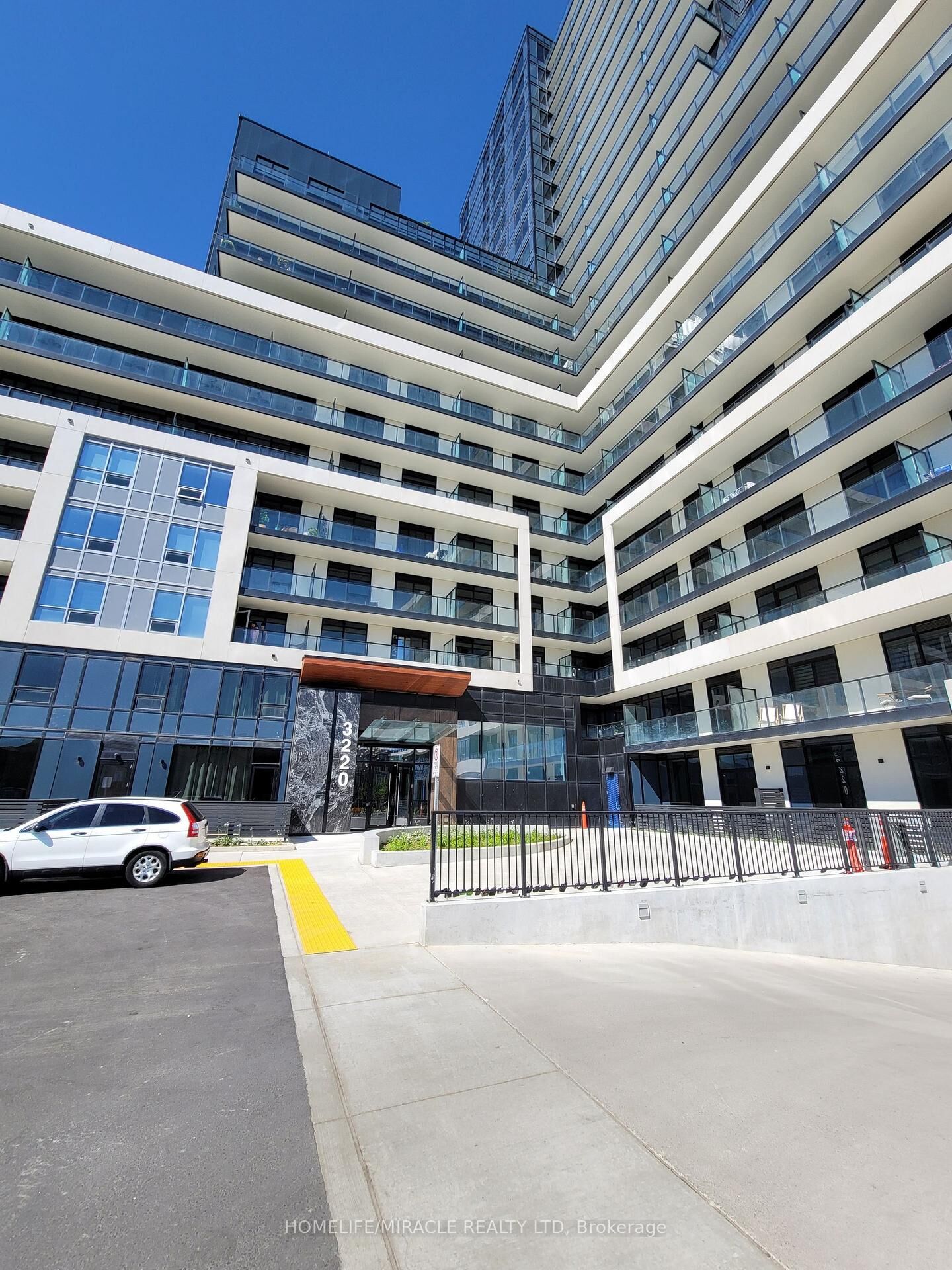 Property Photo:  3220 William Coltson Avenue 1507  ON L6H 7X9 