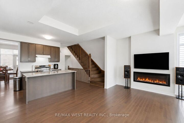 Property Photo:  55 Holyrood Crescent  ON L4H 5G2 
