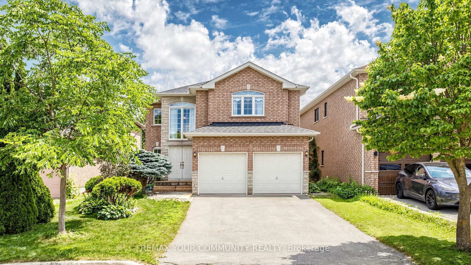 Property Photo: 78 Zippora Drive ON L4S 2M7