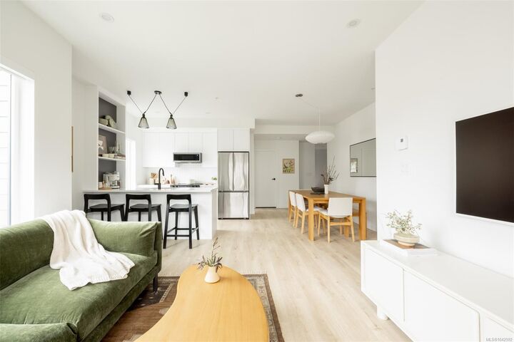 Property Photo: 1075 Tillicum Rd #210 BC V9A 2A4