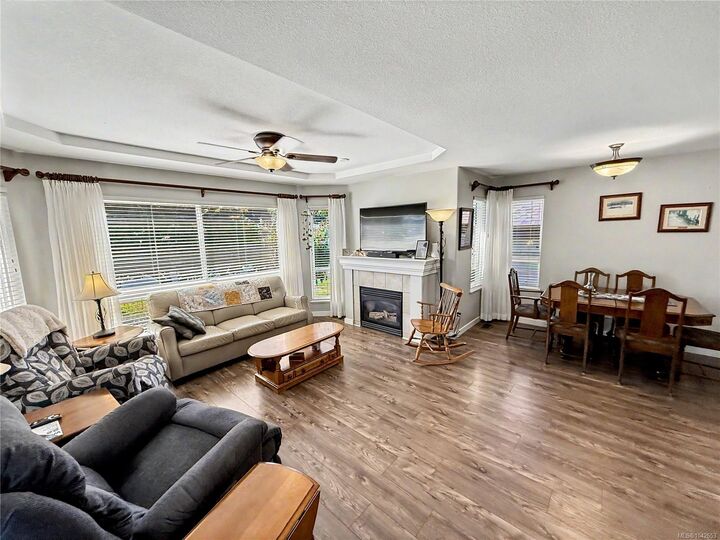 Property Photo: 586 Hampstead St BC V9P 2T7