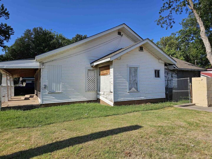 Property Photo:  113 S Avenue D  TX 76354 