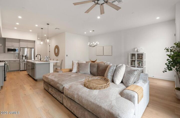 Property Photo:  5151 N 13th Place Unit 7  AZ 85014 