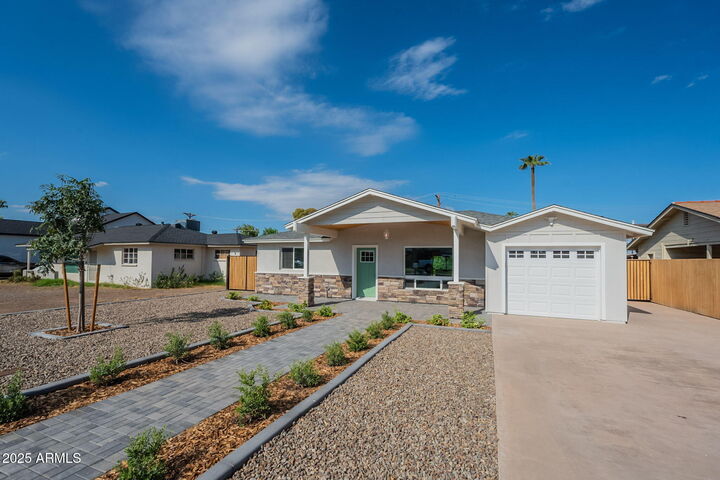 Property Photo:  2814 N 51st Street  AZ 85008 