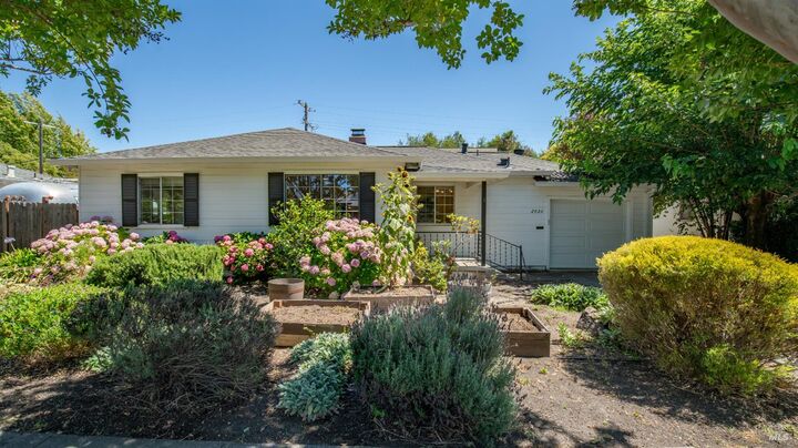 Property Photo:  2820 Village Side Drive  CA 95405 
