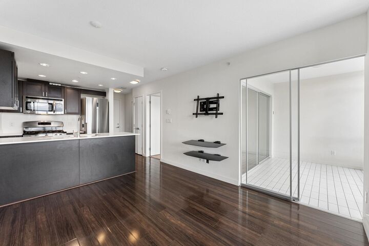 Property Photo:  4815 Eldorado Mews 1003  BC V5R 0B2 