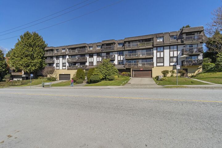 Property Photo: 310 W 3rd Street 315 BC V7M 1G4