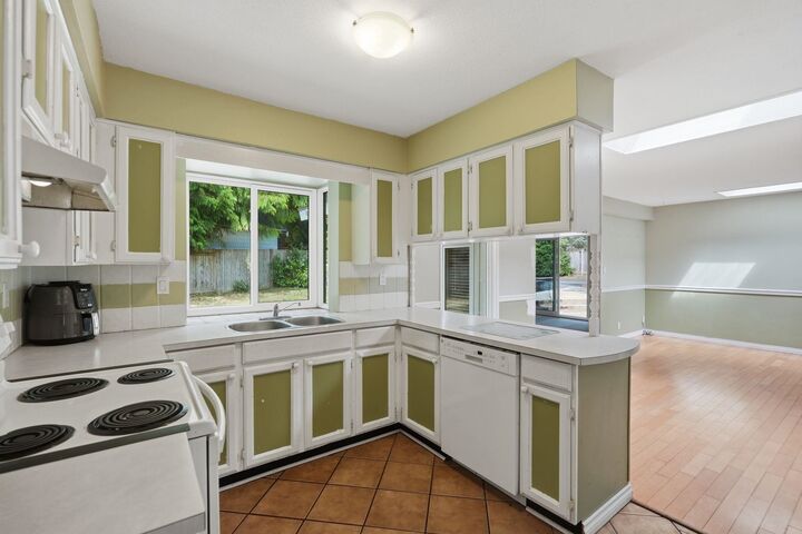 Property Photo: 6520 Bradford Place BC V4E 1G3